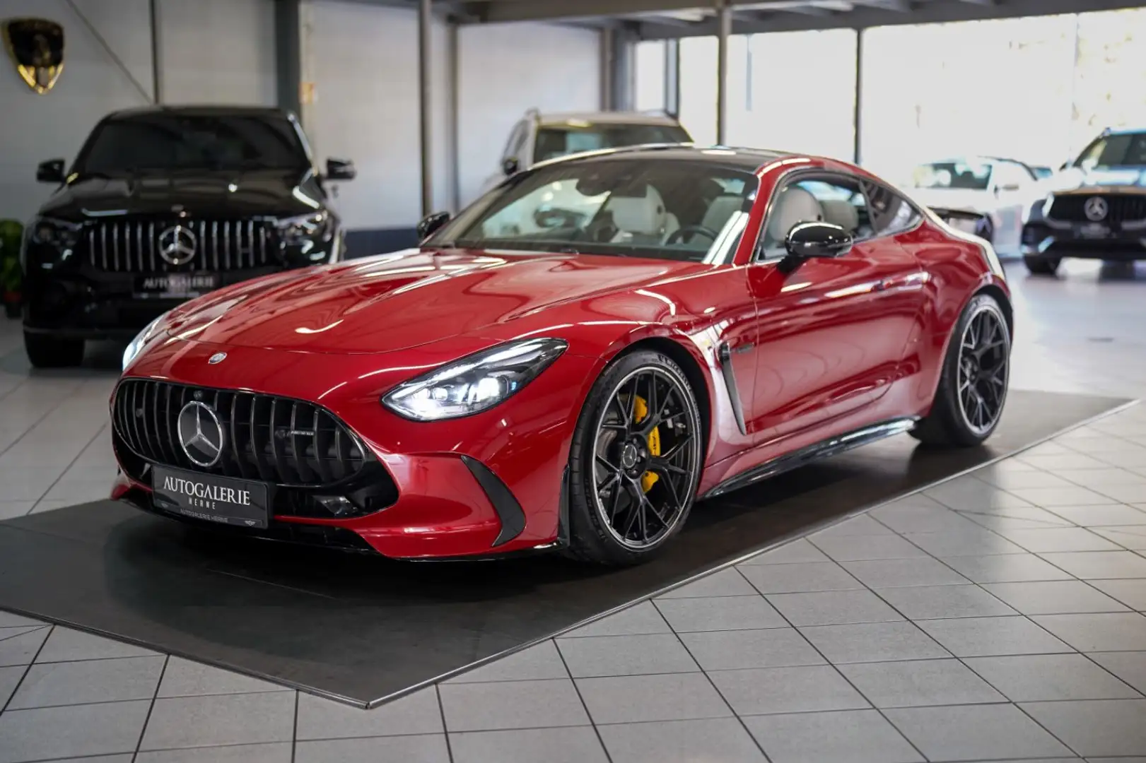Mercedes-Benz AMG GT 63 4M+Premium +*EXCLUSIVE*AERO PAKET*LIFT Rot - 2