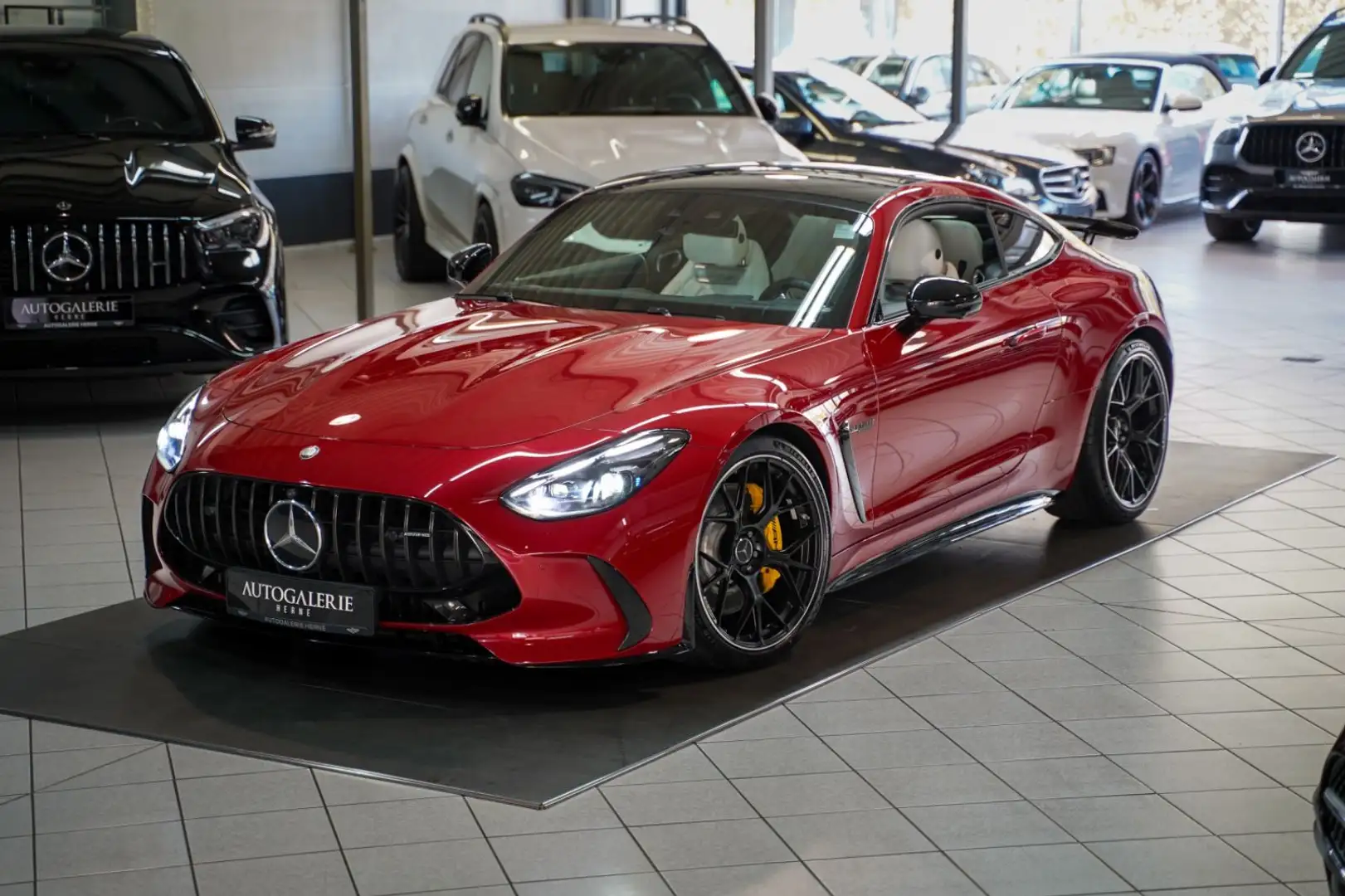 Mercedes-Benz AMG GT 63 4M+Premium +*EXCLUSIVE*AERO PAKET*LIFT Rot - 1