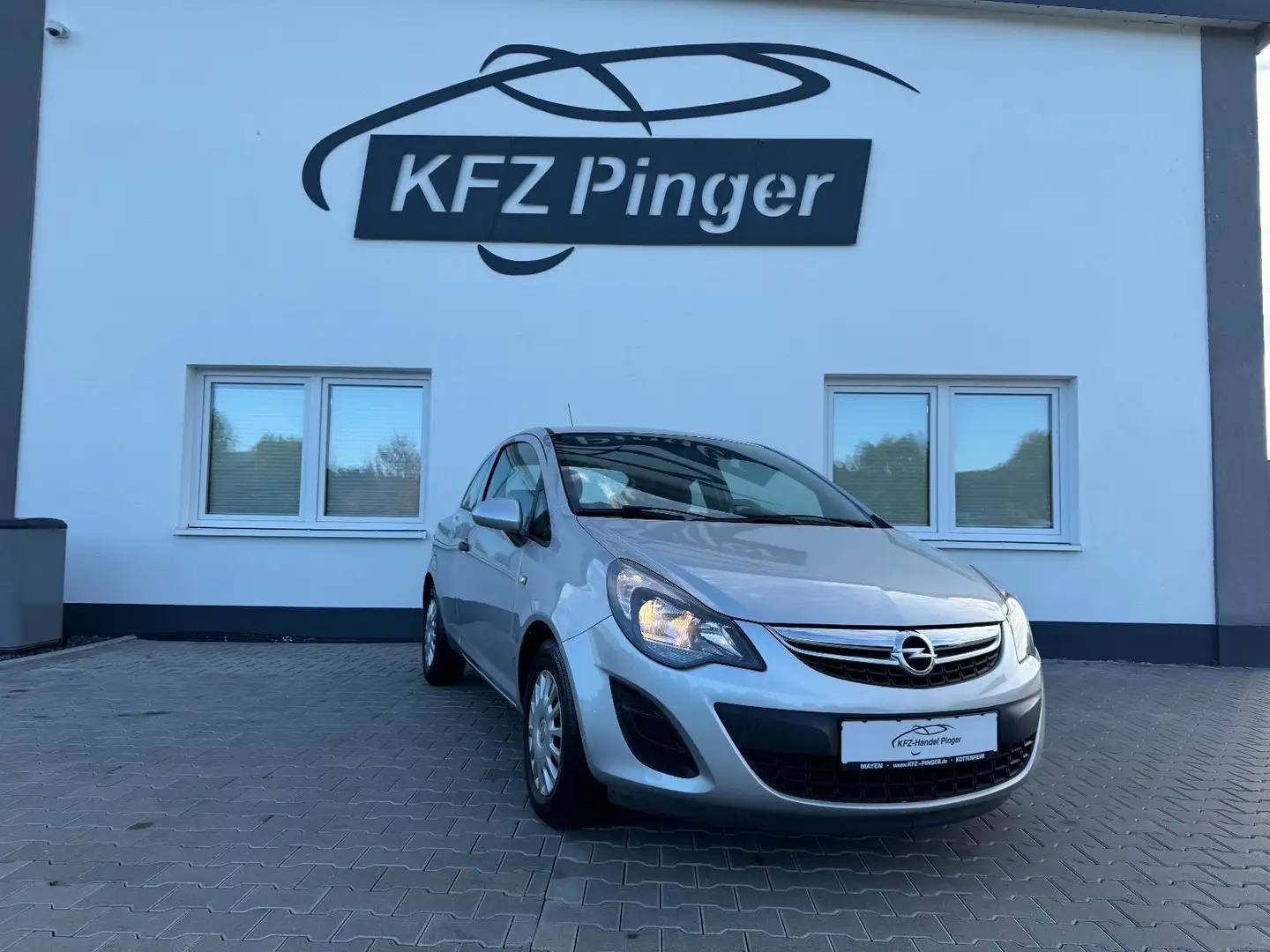 Opel Corsa D Selection Zilver - 1