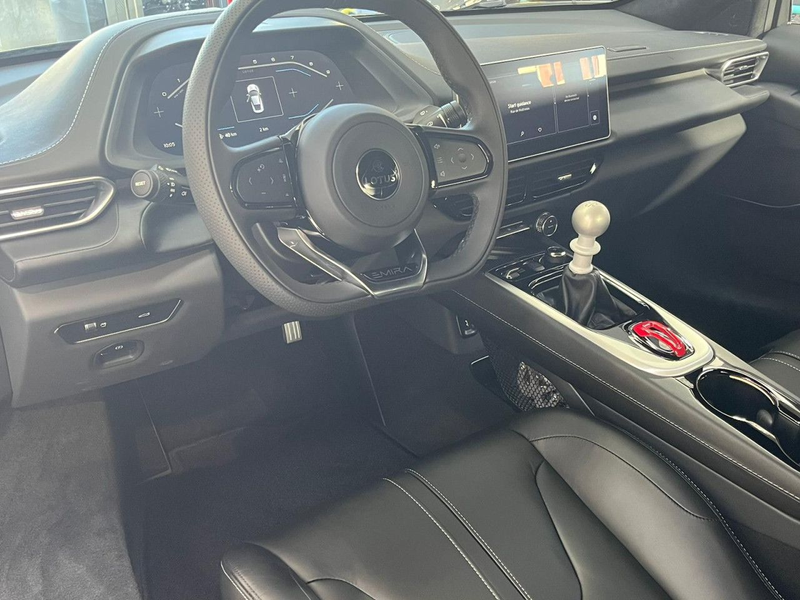 Lotus Emira V6 SE — photo 11