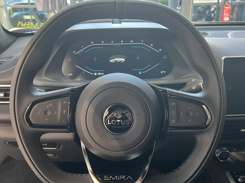 Lotus Emira V6 SE — photo 12