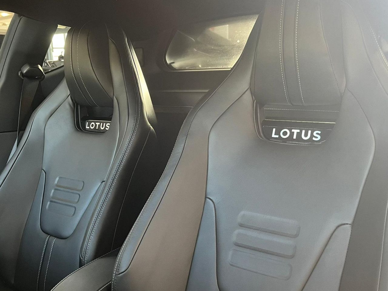 Lotus Emira V6 SE — photo 15