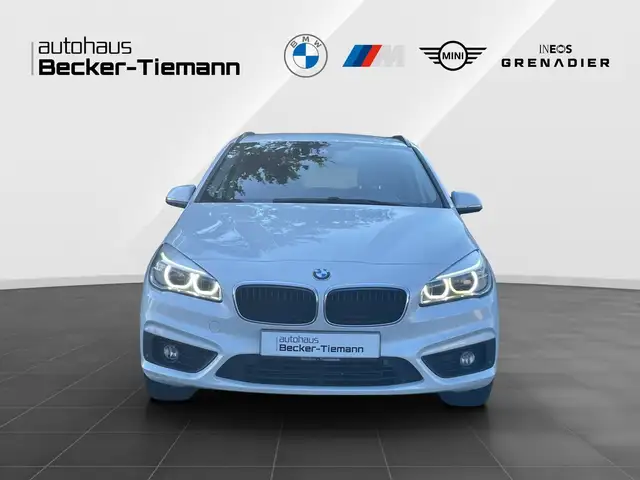 BMW 2 Series view 2