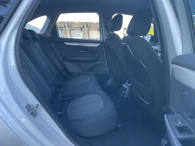 BMW 2 Series view 15