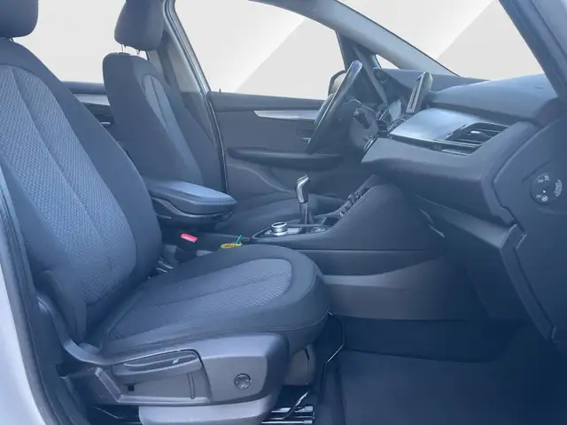 BMW 2 Series view 14