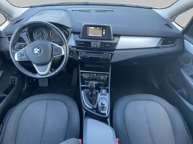 BMW 2 Series view 8