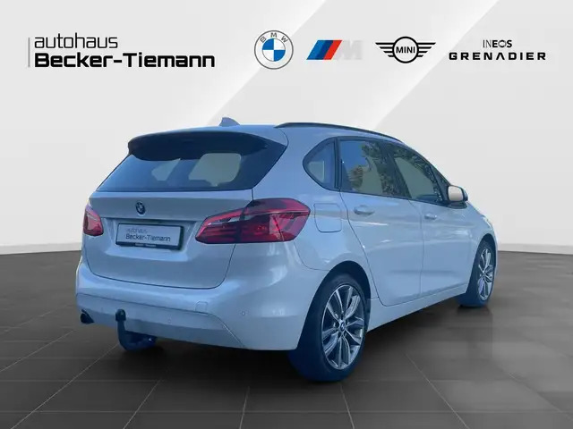 BMW 2 Series view 6