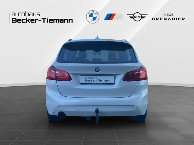 BMW 2 Series view 5