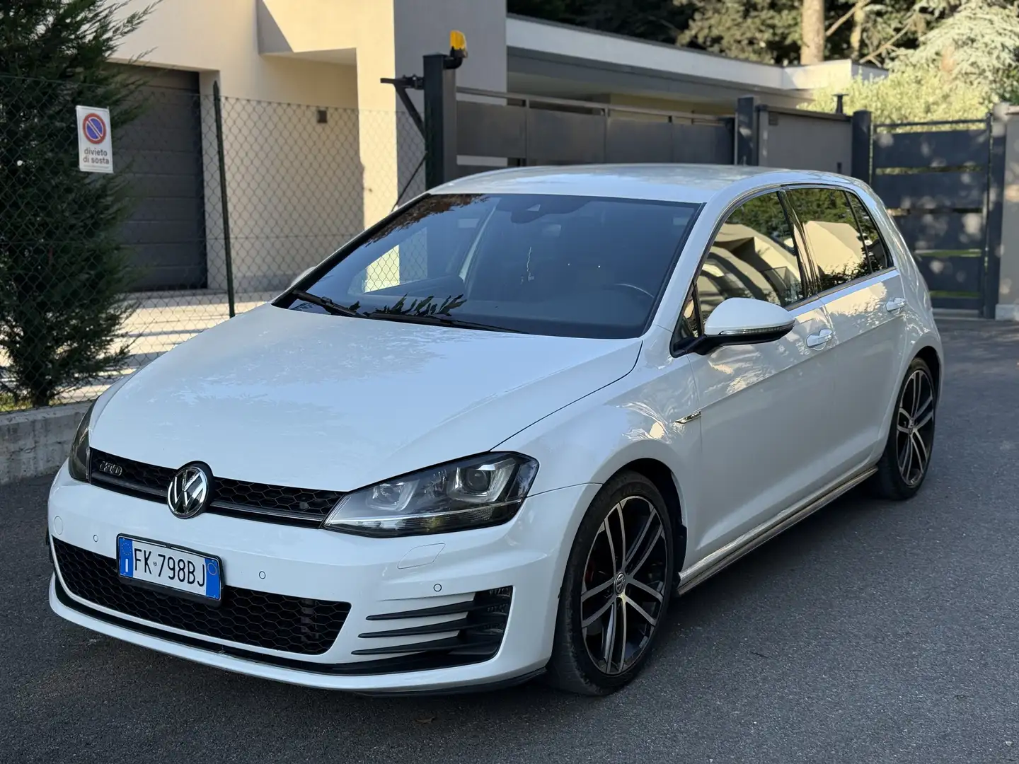Volkswagen Golf GTD DSG Sport&Sound Blanc - 1