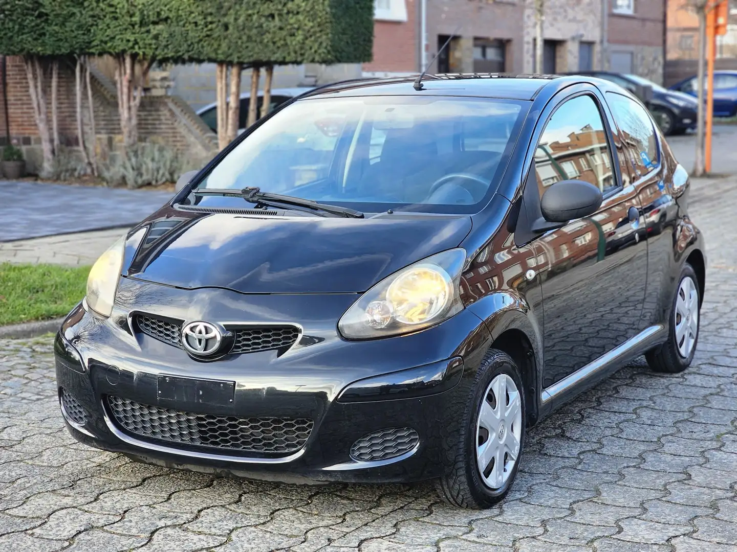 Toyota Aygo 1.0i VVT-i EURO 5 CARNET D’ENTRETIEN COMPLET Gris - 1