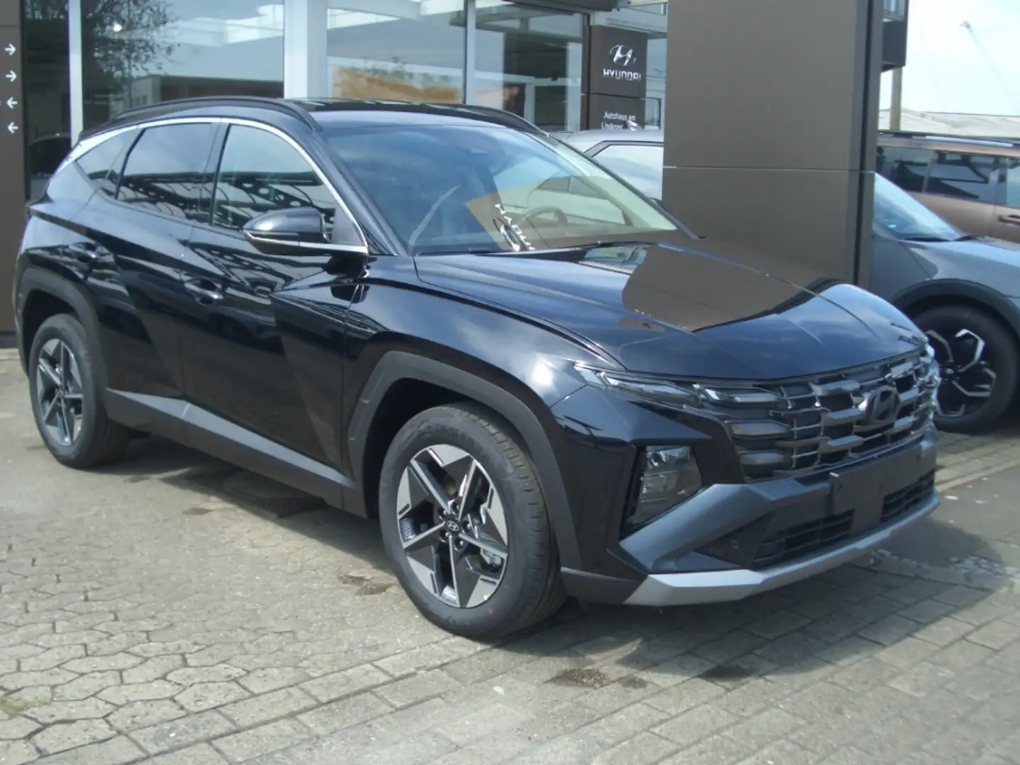 Hyundai TUCSON Facelift MJ25 1.6 DCT 48V Trend Schwarz - 1