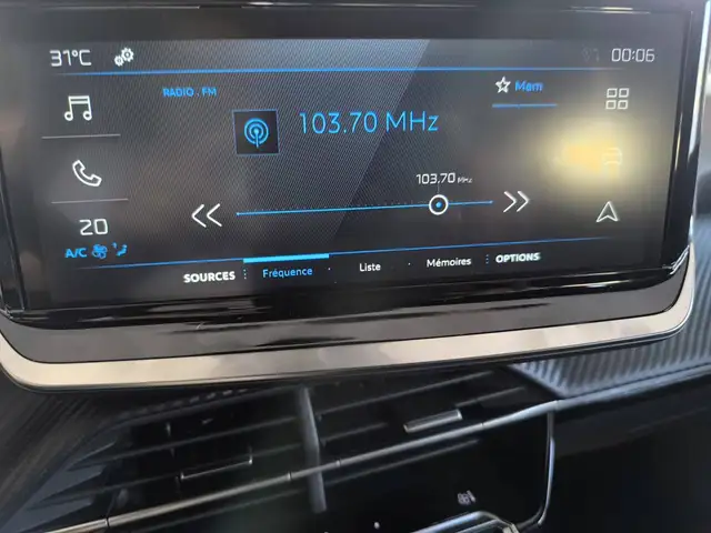 Peugeot 2008 view 20