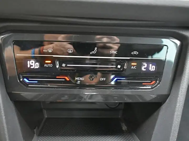 Volkswagen Tiguan 2.0 TDI R Line DSG 2022, foto 21