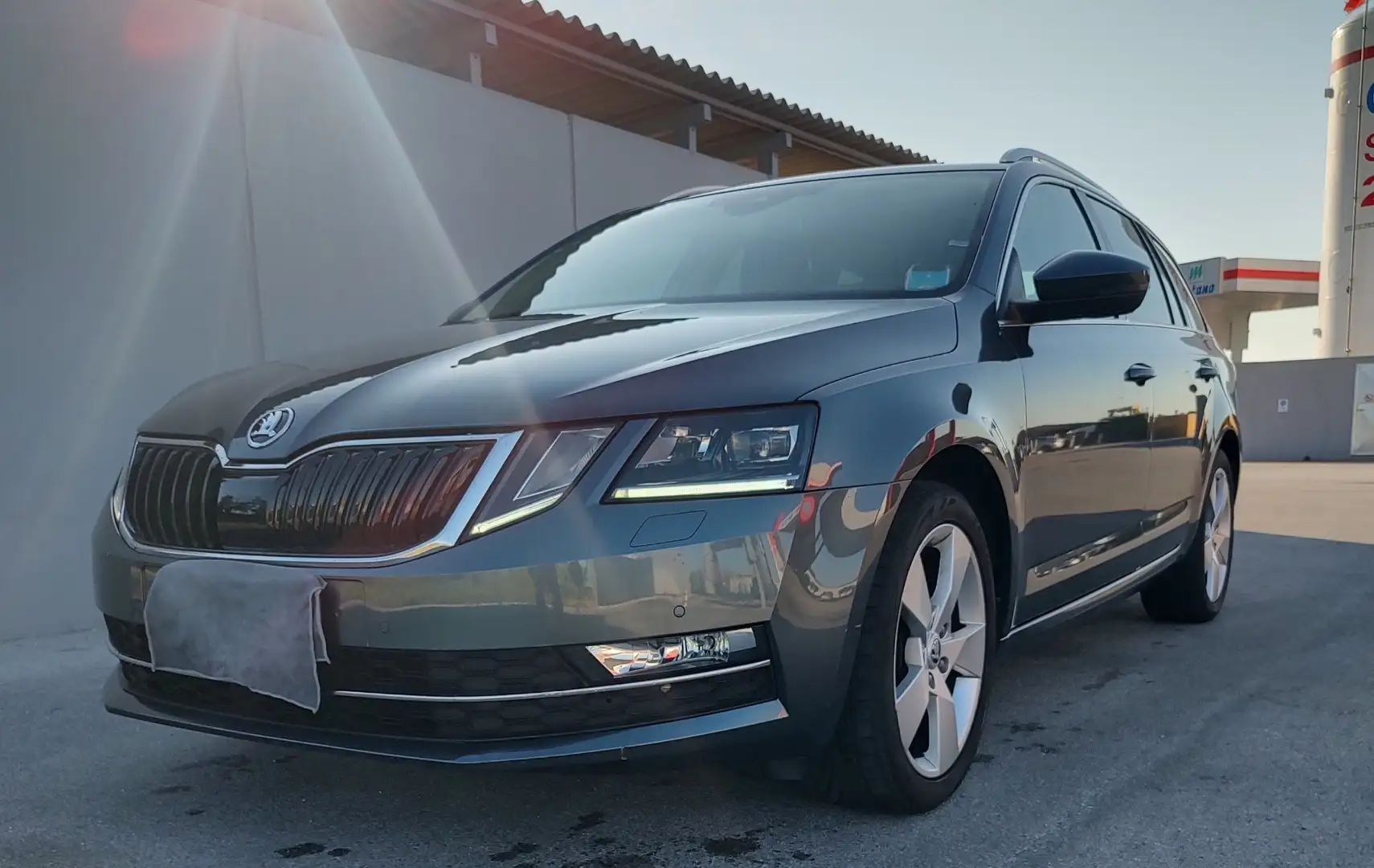 Skoda Octavia Wagon 1.5 g-tec Style 130cv dsg Grigio - 2