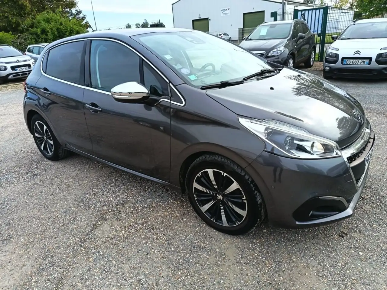 Peugeot 208 1.2 PureTech 110ch E6.c tech Ã©dition S\