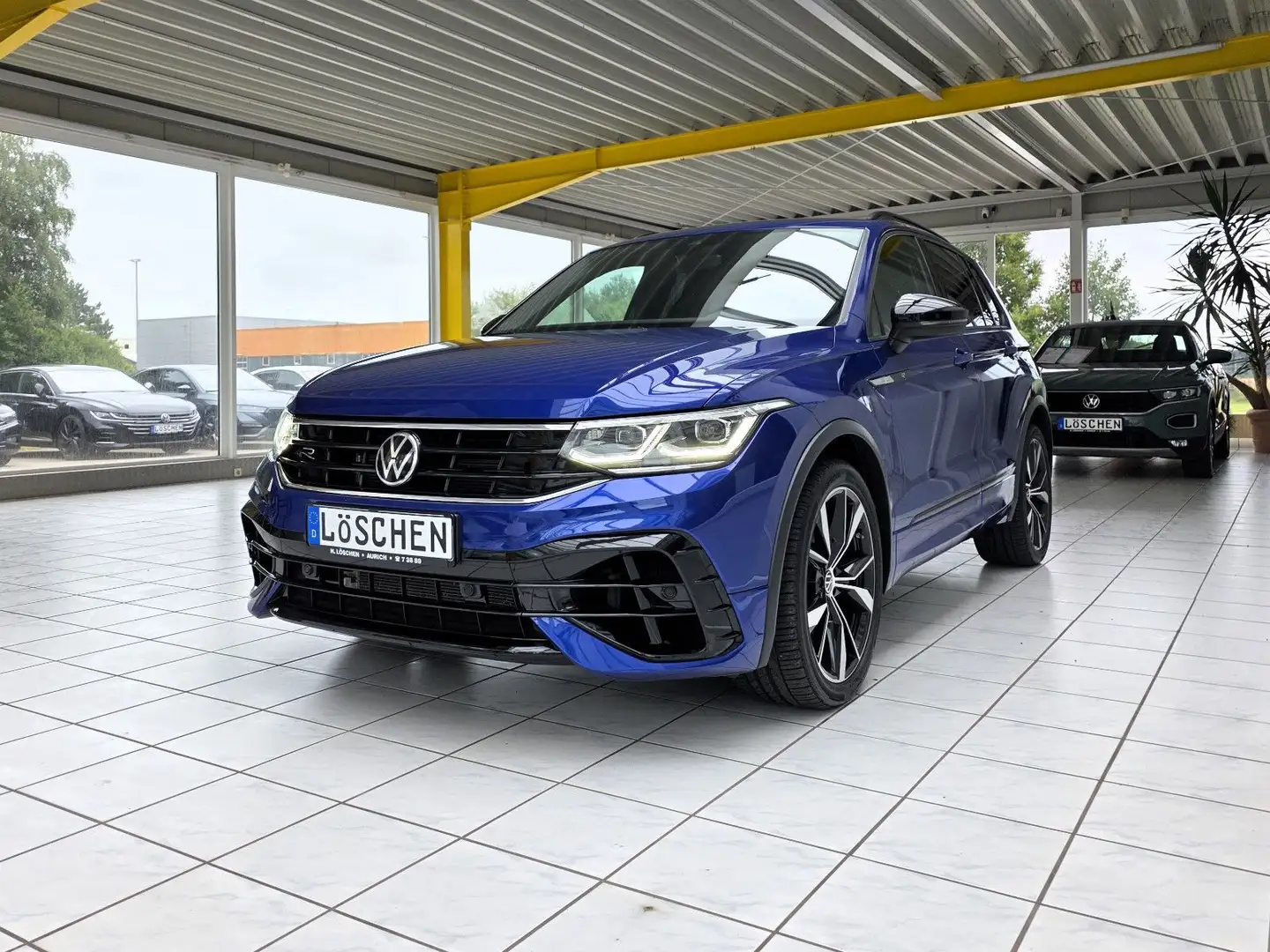 Volkswagen Tiguan R 4Motion Black Style Cargo-Paket IQ-LED Blauw - 2
