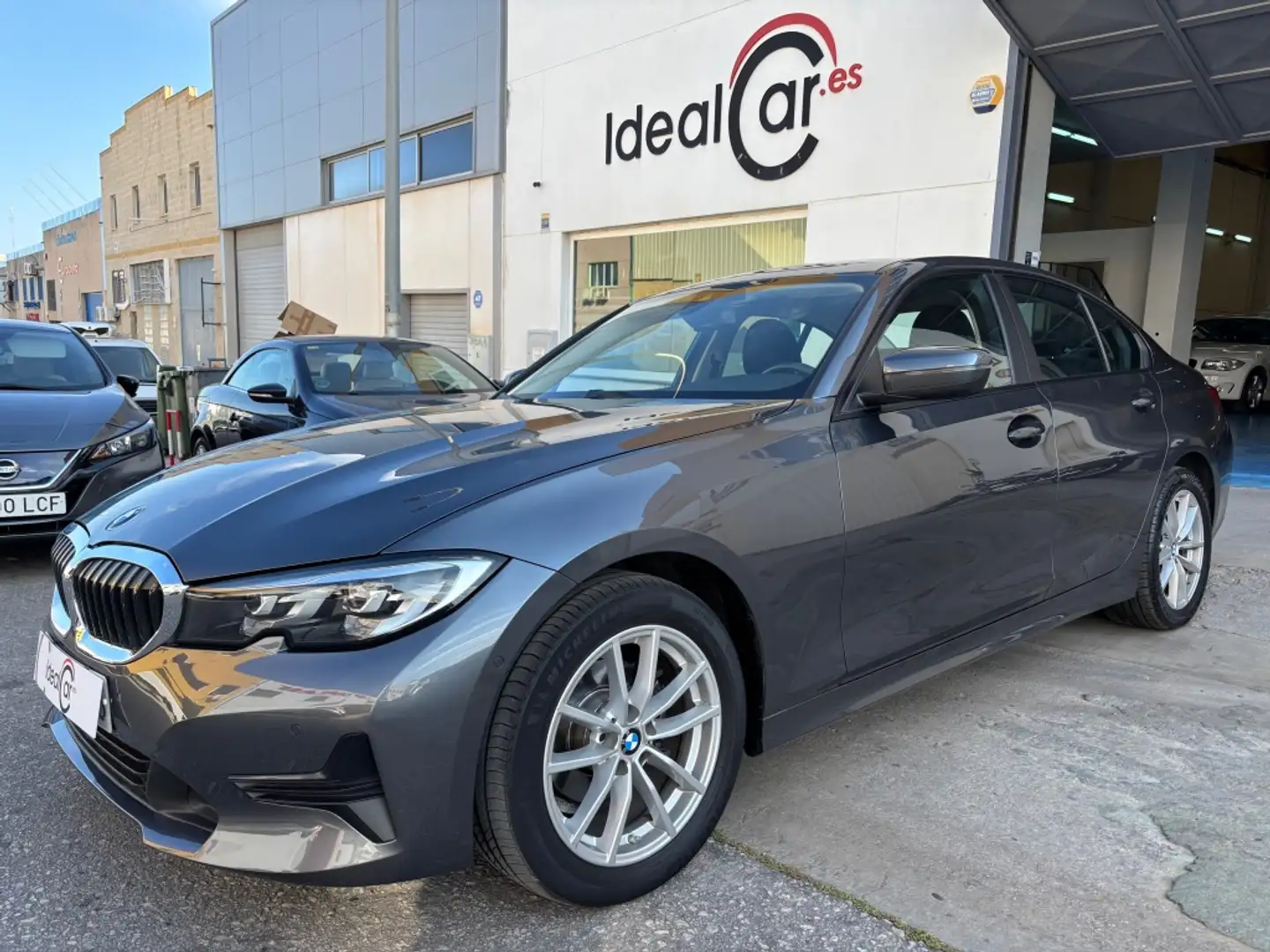 BMW 318 318dA Gris - 1