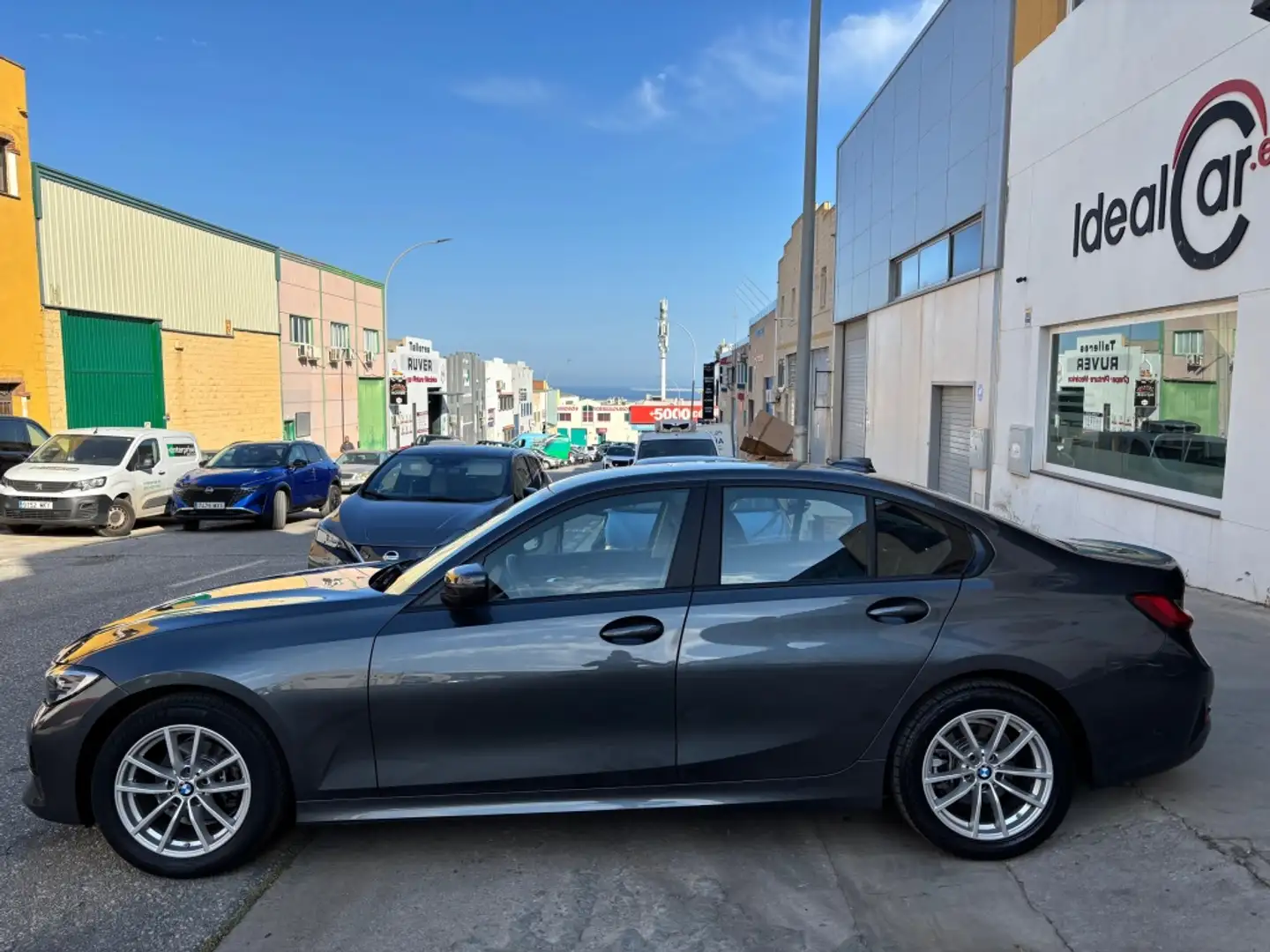 BMW 318 318dA Gris - 2