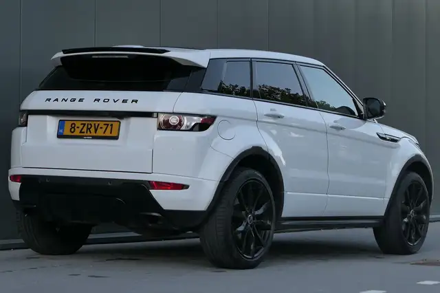 Land Rover Range Rover Evoque view 2