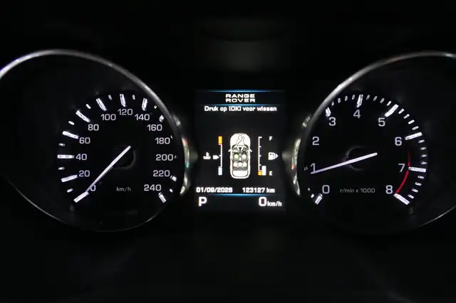 Land Rover Range Rover Evoque view 5