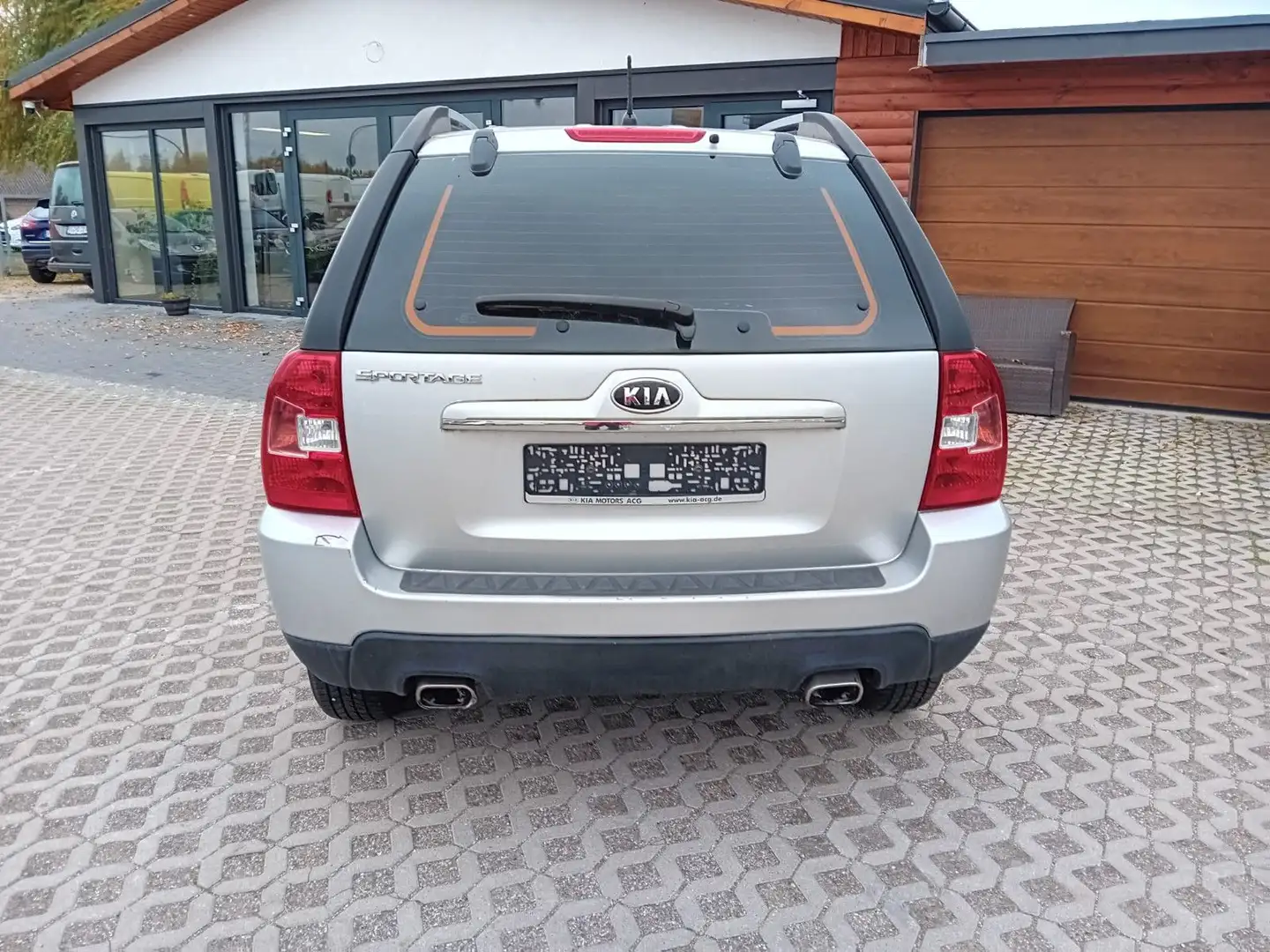 Kia Sportage Attract (2008- Silber - 2