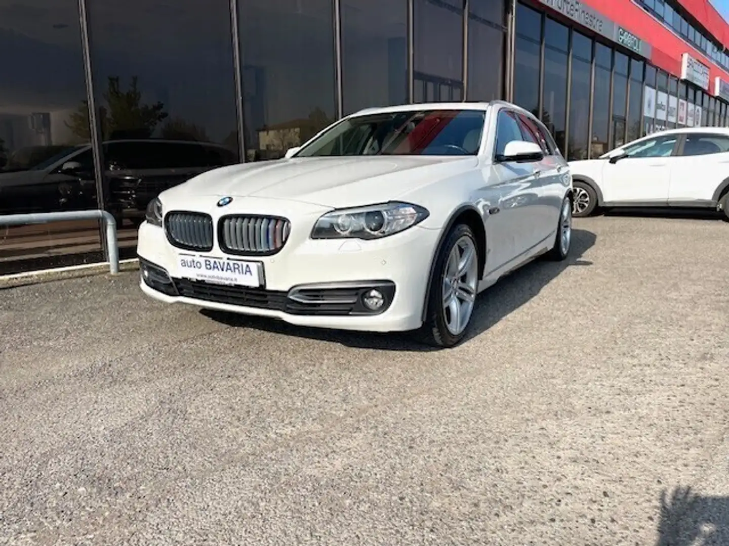 BMW 535 535d xDrive Touring Msport Blanc - 1