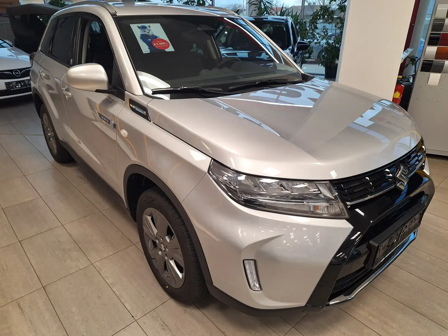 Suzuki Vitara 1.4 Hybrid shine Aut. Silber - 2