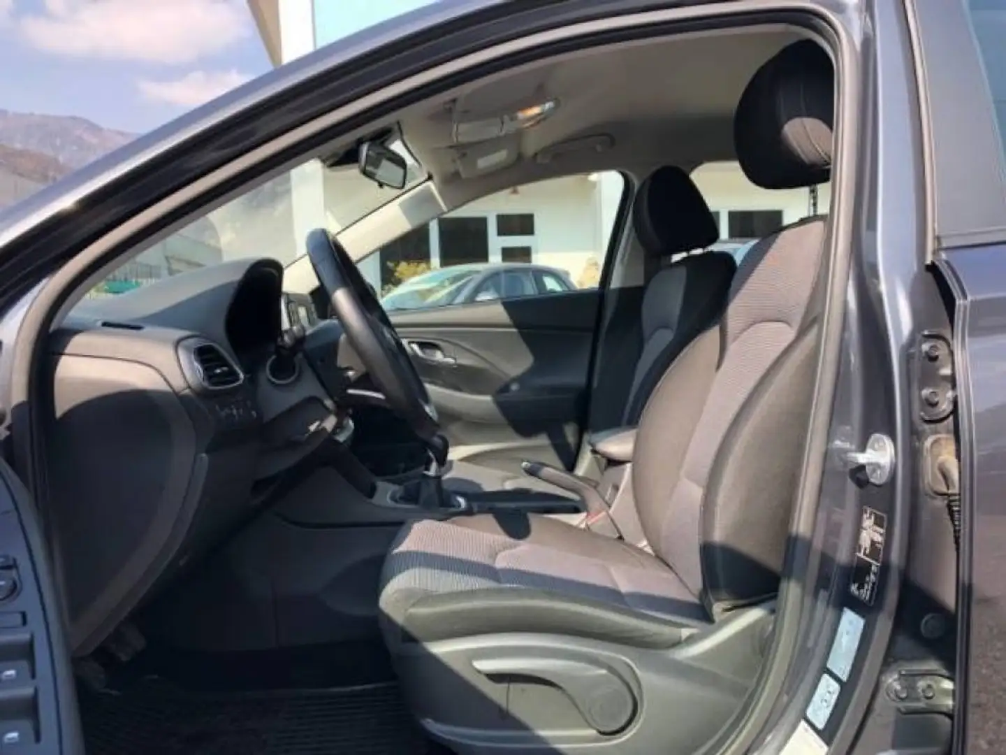 Hyundai i30 1.5 5 porte Classic Plus Nero - 2