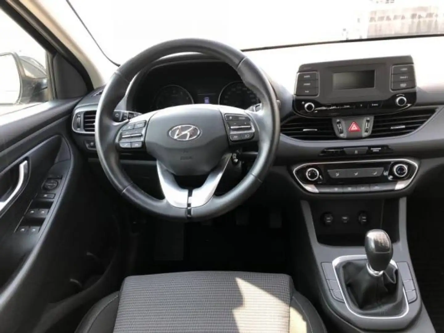 Hyundai i30 1.5 5 porte Classic Plus Nero - 1