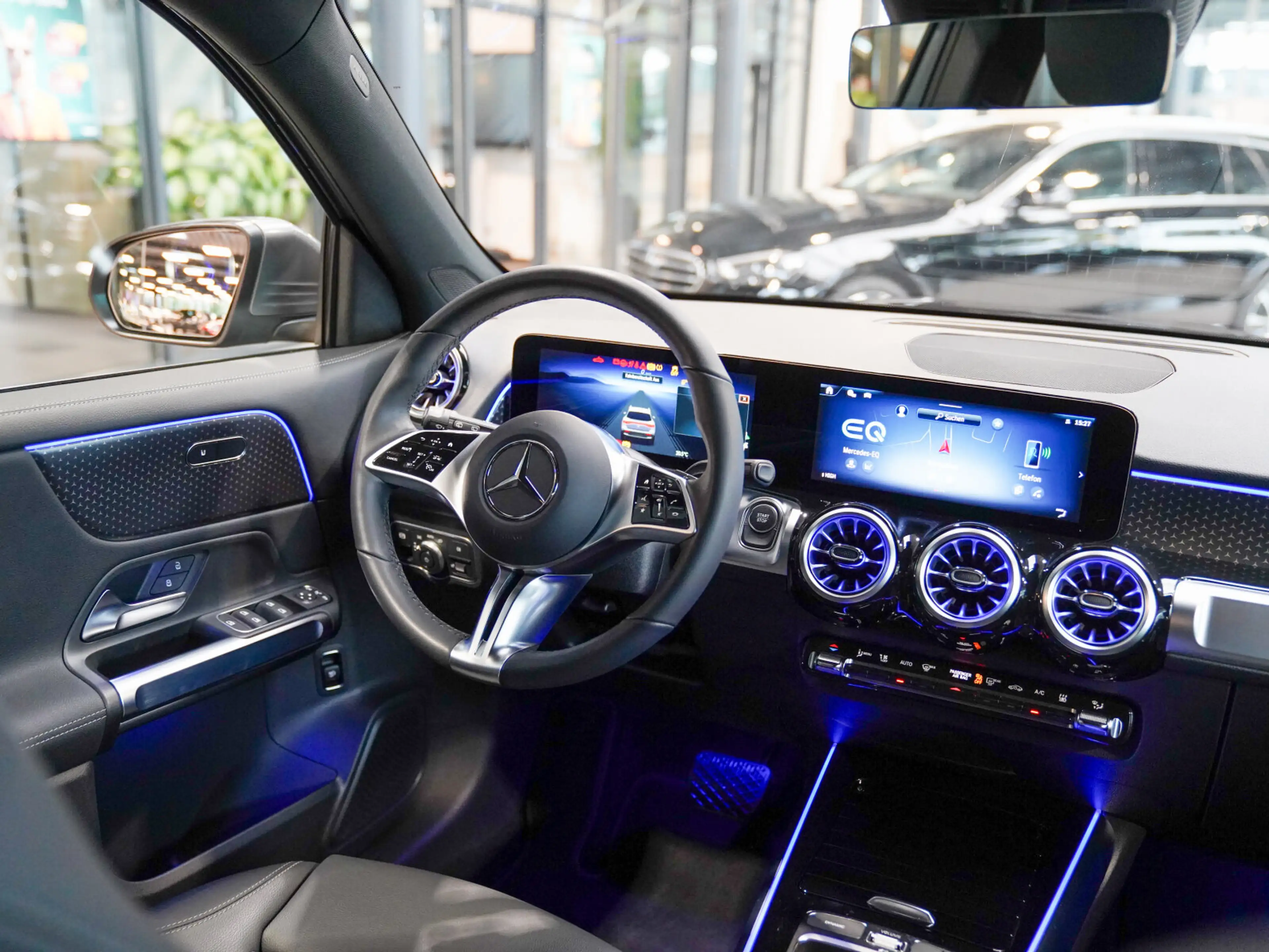 Mercedes-Benz EQB 250 + Progressive L-Batterie Kamera CarPlay — photo 7