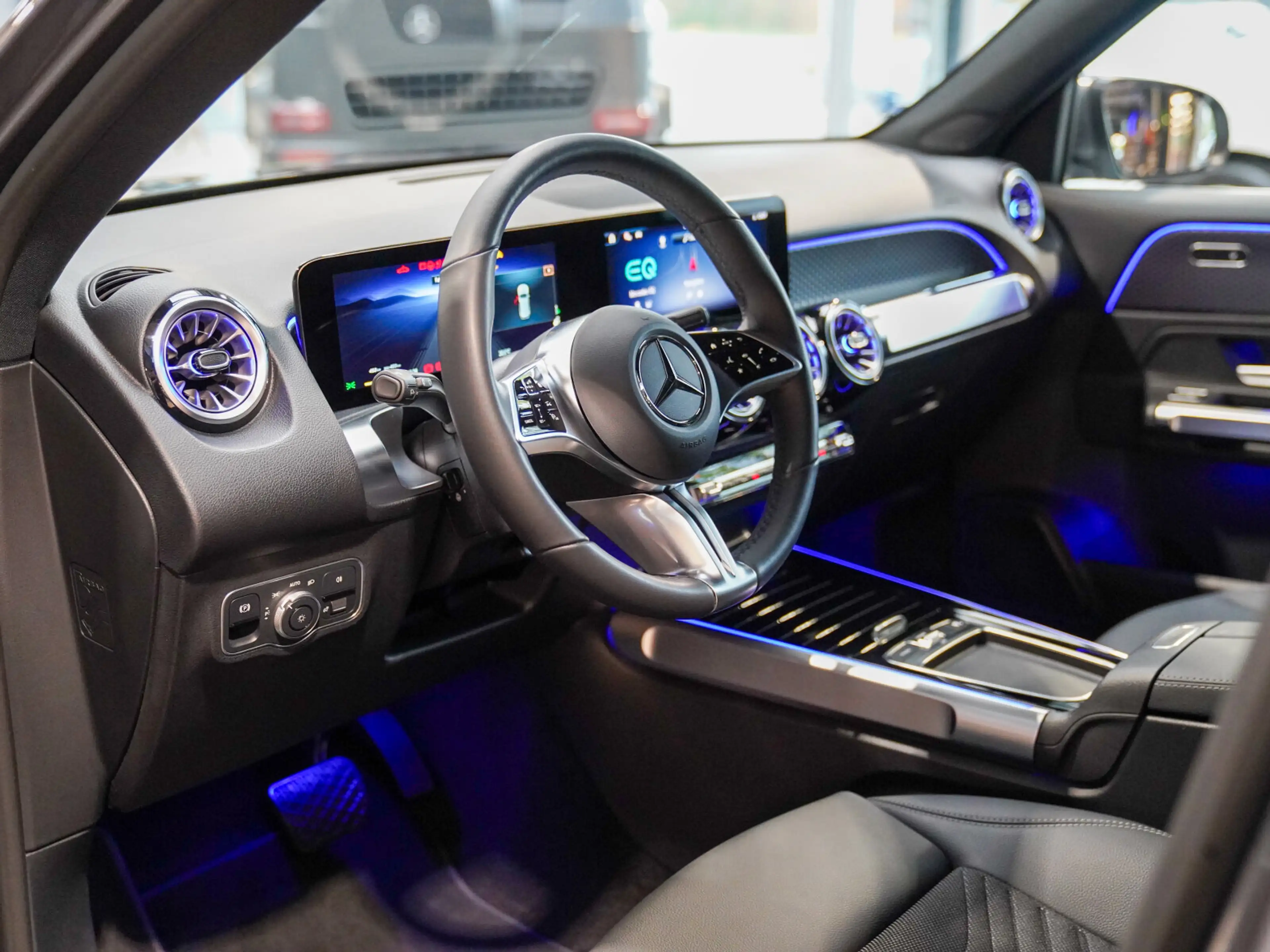 Mercedes-Benz EQB 250 + Progressive L-Batterie Kamera CarPlay — photo 15