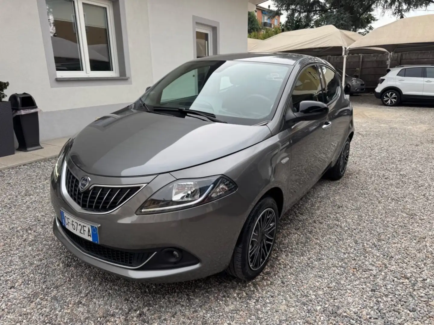 Lancia Ypsilon 1.0 FireFly 5 porte S&S Hybrid Ecochic Gold Gris - 1
