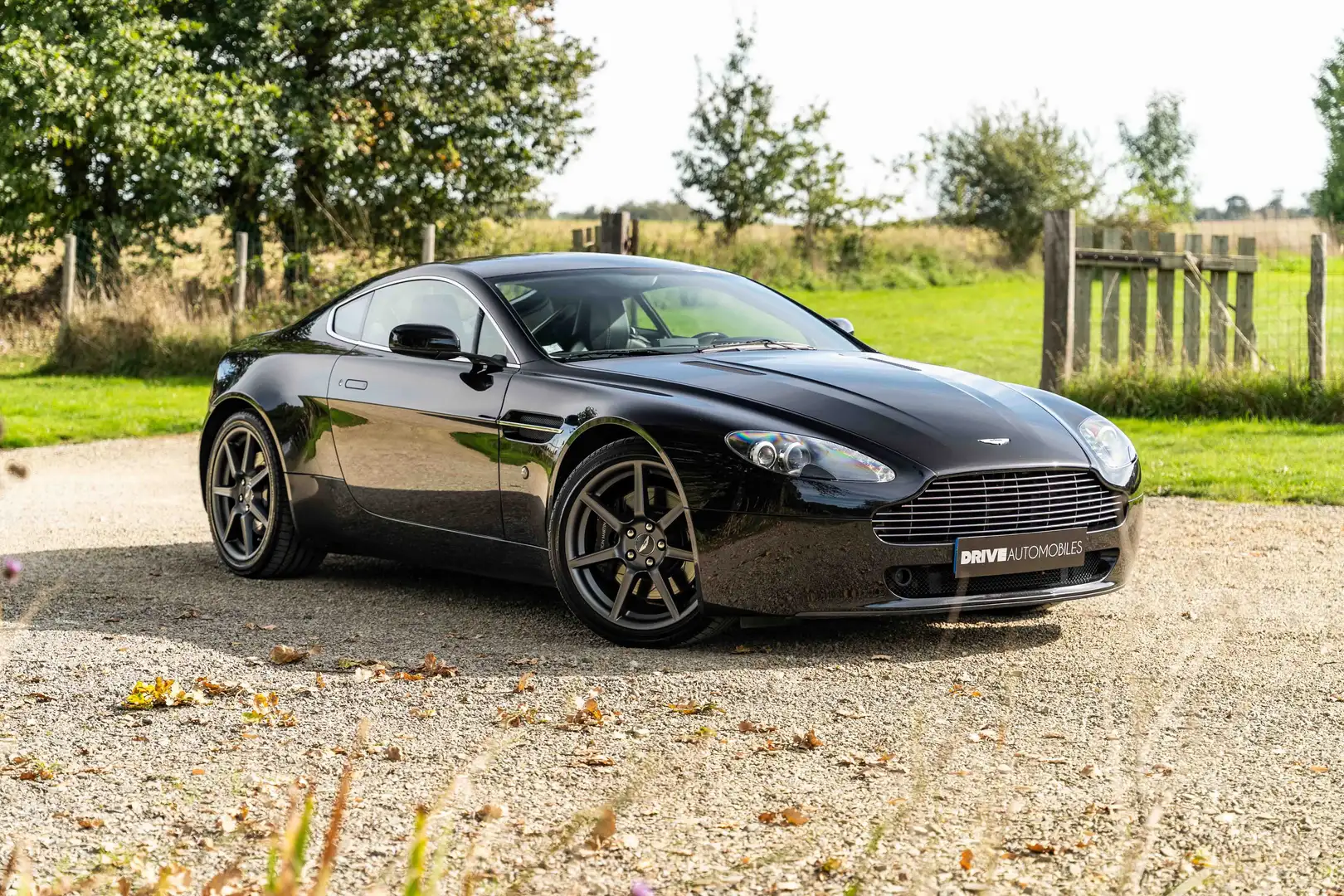 Aston Martin Vantage V8 Vantage 4.3 385 Coupe - Manual / Low Mileage Noir - 1