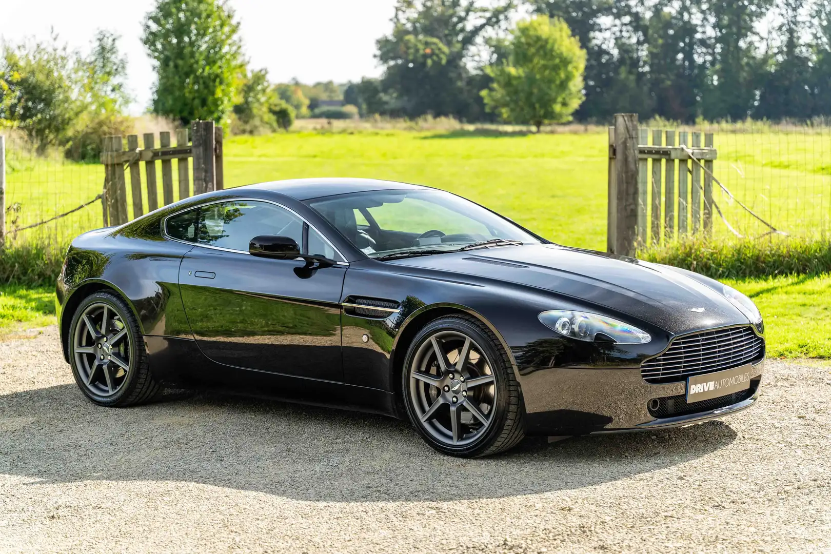 Aston Martin Vantage V8 Vantage 4.3 385 Coupe - Manual / Low Mileage Noir - 2
