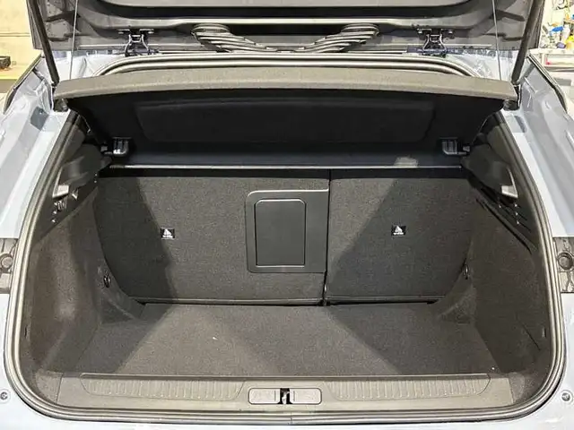 DS Automobiles DS 4 view 7