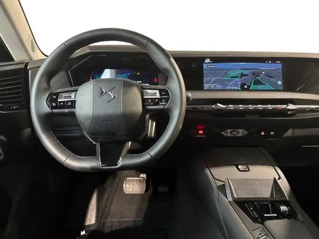 DS Automobiles DS 4 view 14
