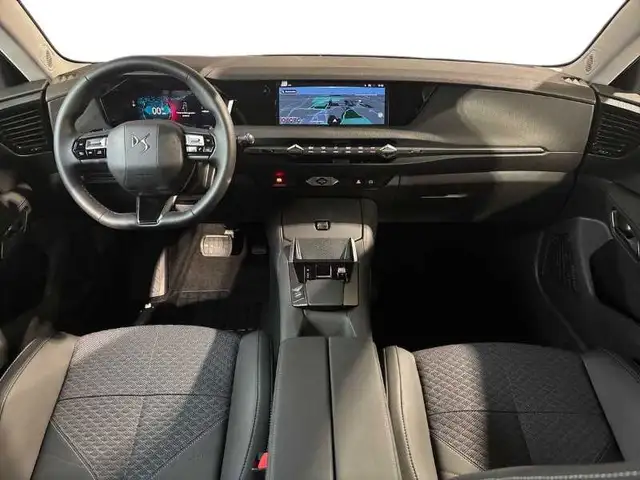 DS Automobiles DS 4 view 13