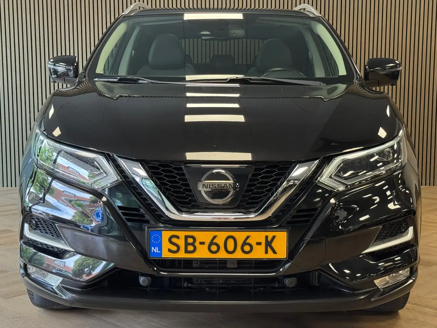 Nissan Qashqai 1.2 Tekna AUTOMAAT PANORAMADAK 360 CAM STOELVERWAR Чёрный - 2
