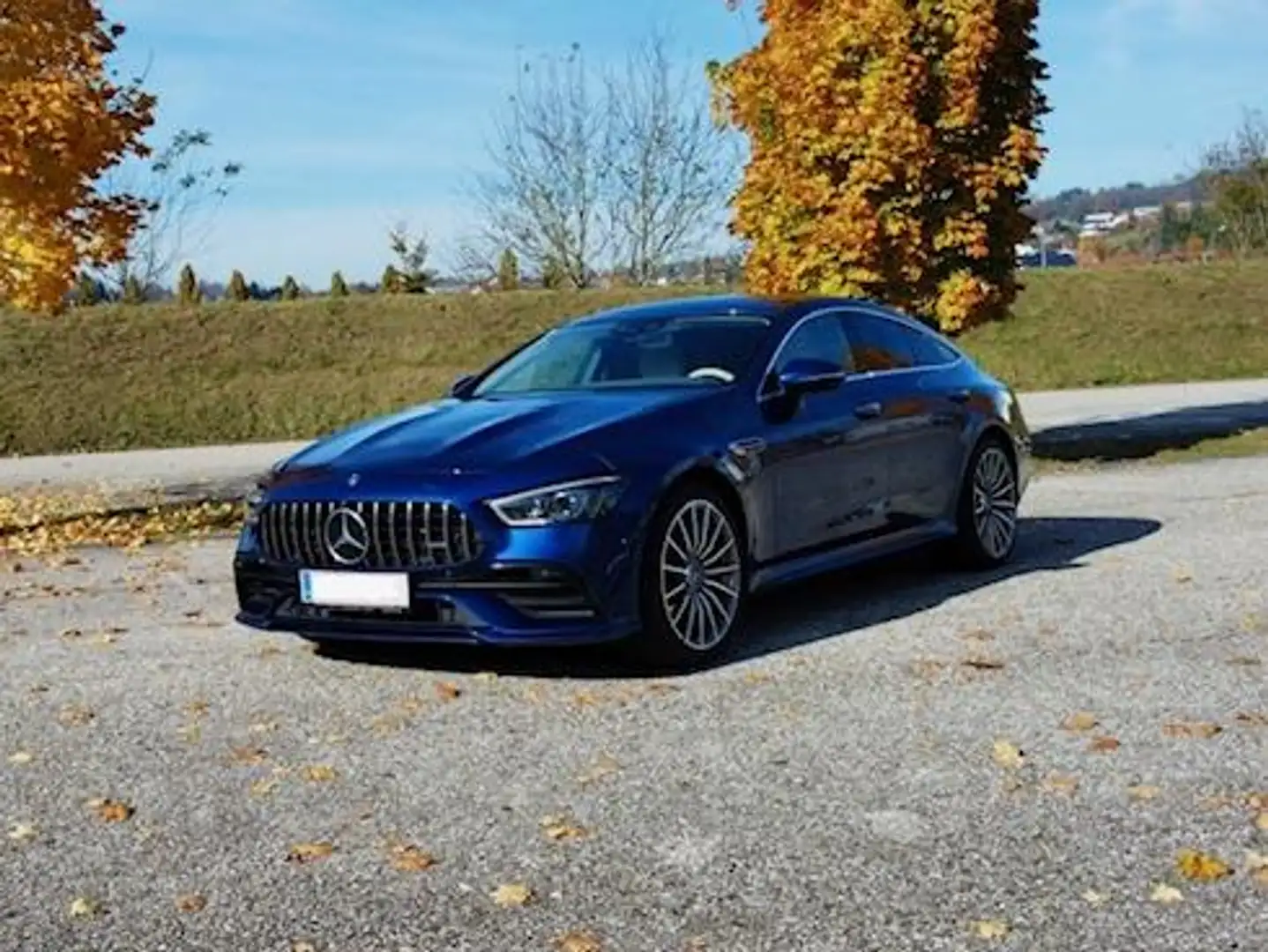 Mercedes-Benz AMG GT Blau - 1