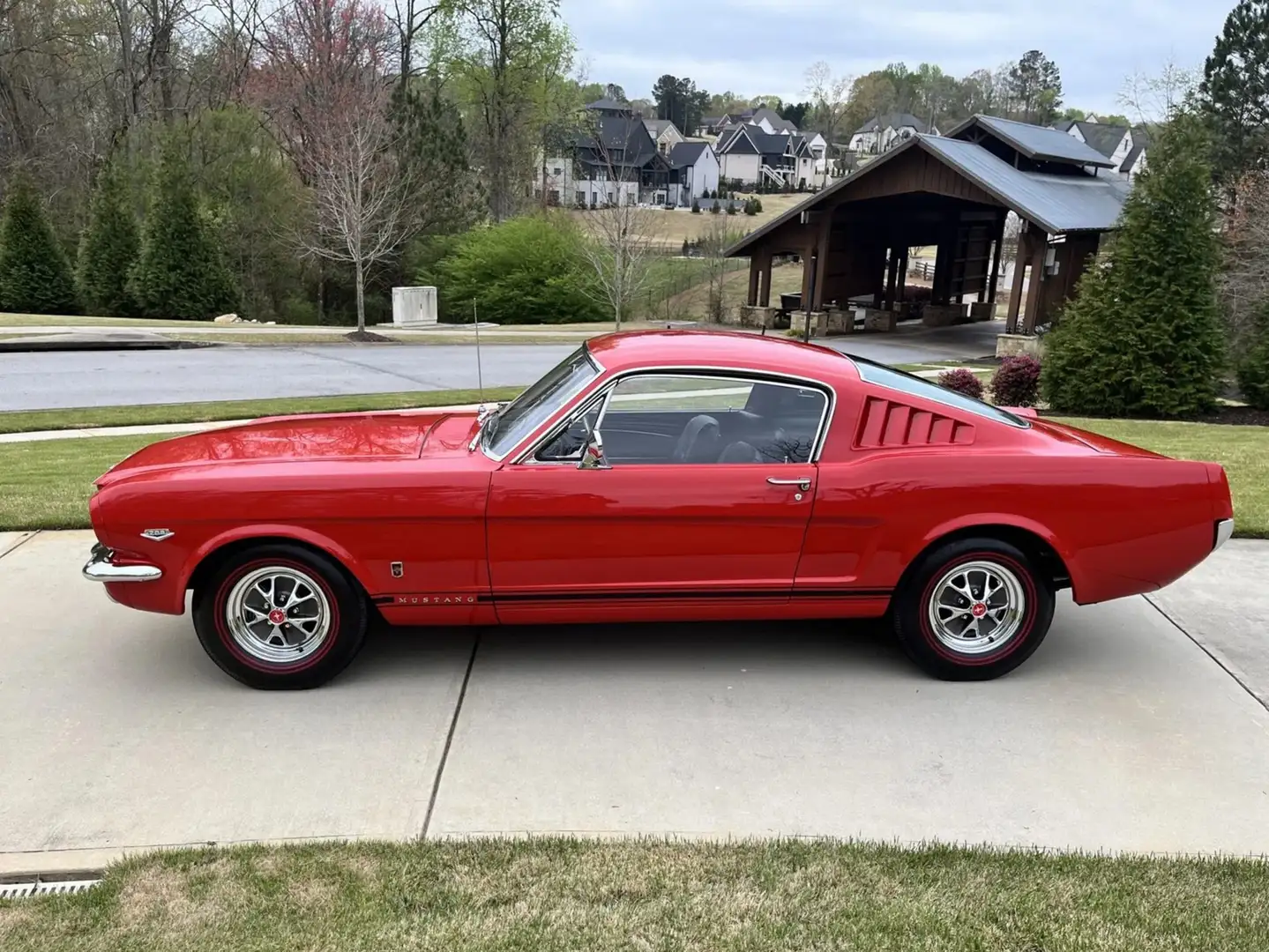 Ford Mustang Rouge - 2