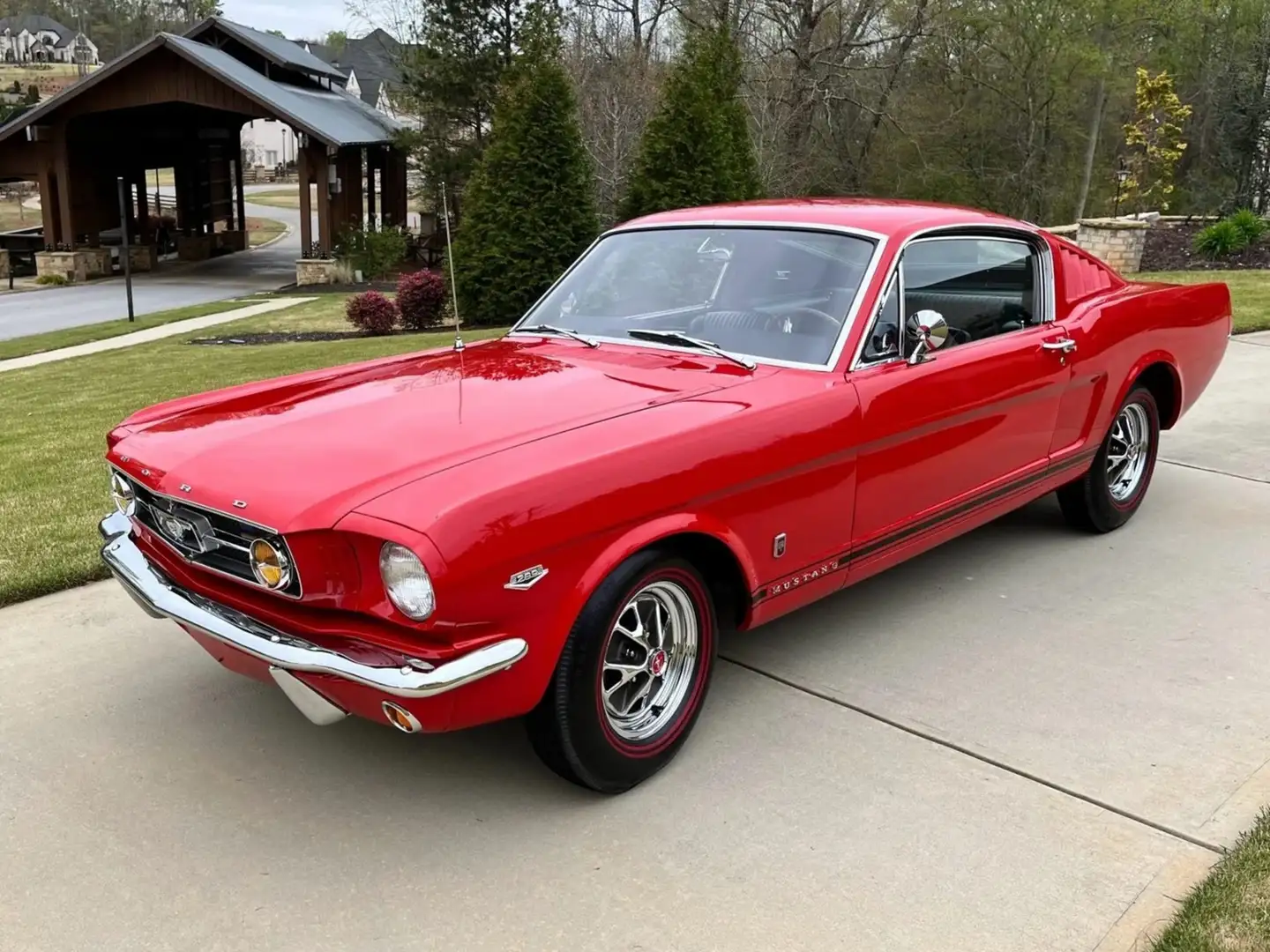 Ford Mustang Rouge - 1