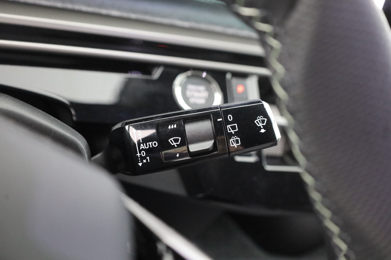 Peugeot 5008 GT 1.2 Hybrid Aut. LED ACC Navi — photo 19