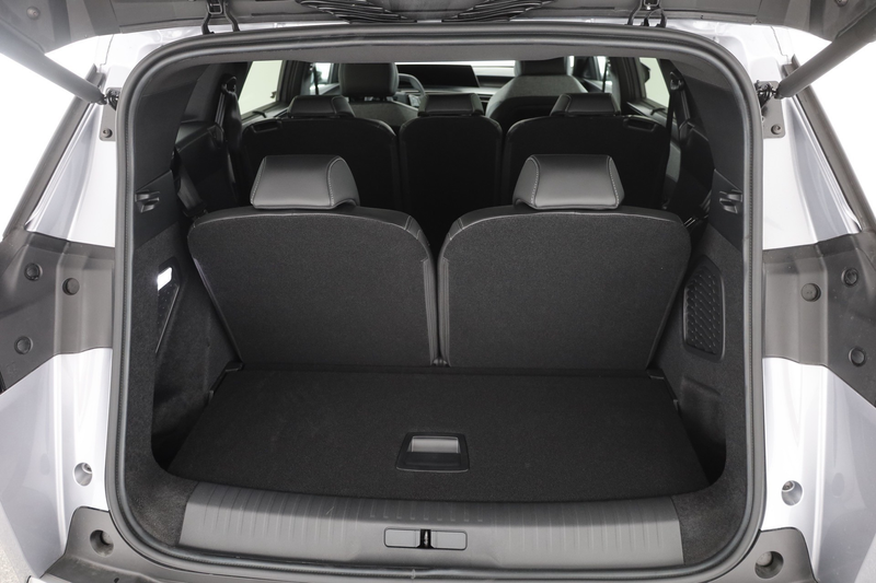Peugeot 5008 GT 1.2 Hybrid Aut. LED ACC Navi — photo 24