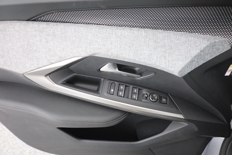 Peugeot 5008 GT 1.2 Hybrid Aut. LED ACC Navi — photo 20