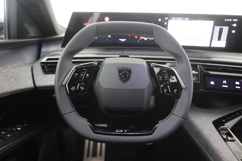 Peugeot 5008 GT 1.2 Hybrid Aut. LED ACC Navi — photo 14