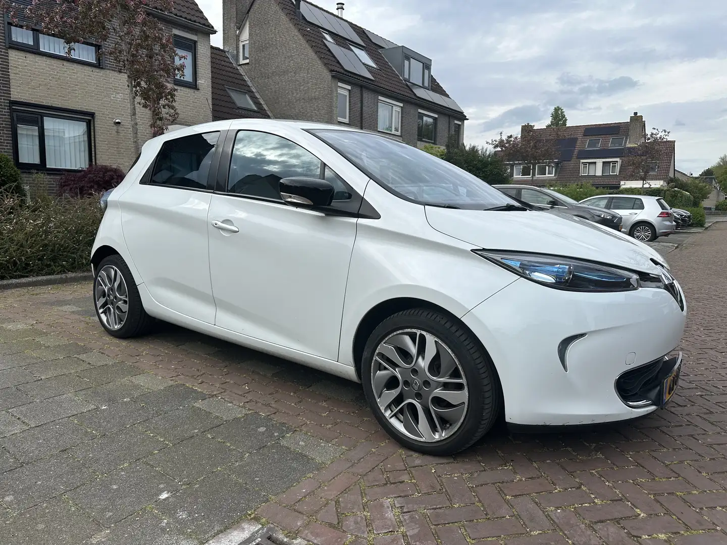 Renault ZOE (rent Batteries) 22 kwh Zen - 1