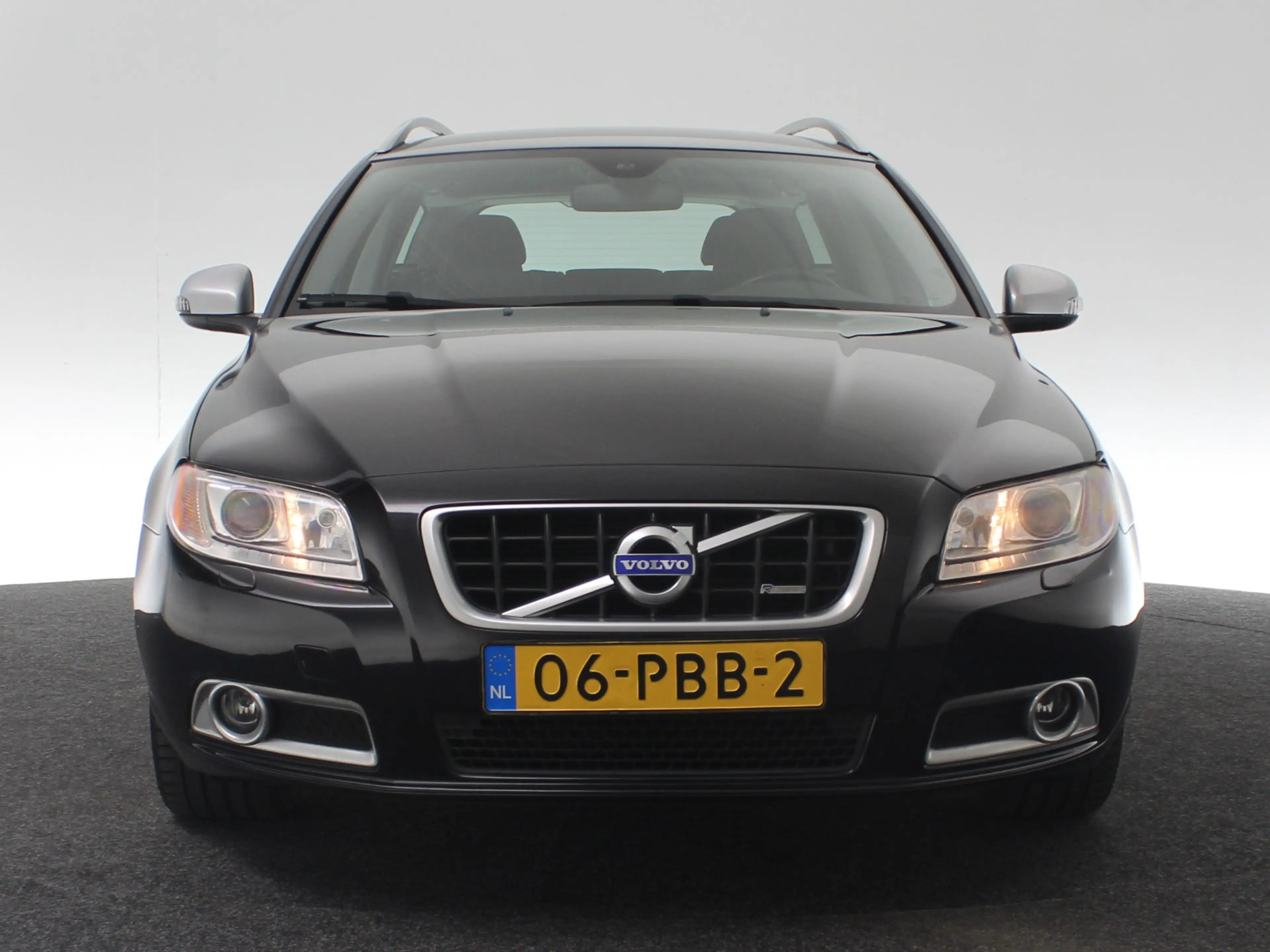 Volvo V70 2.0T R-Edition, NL-auto — photo 3