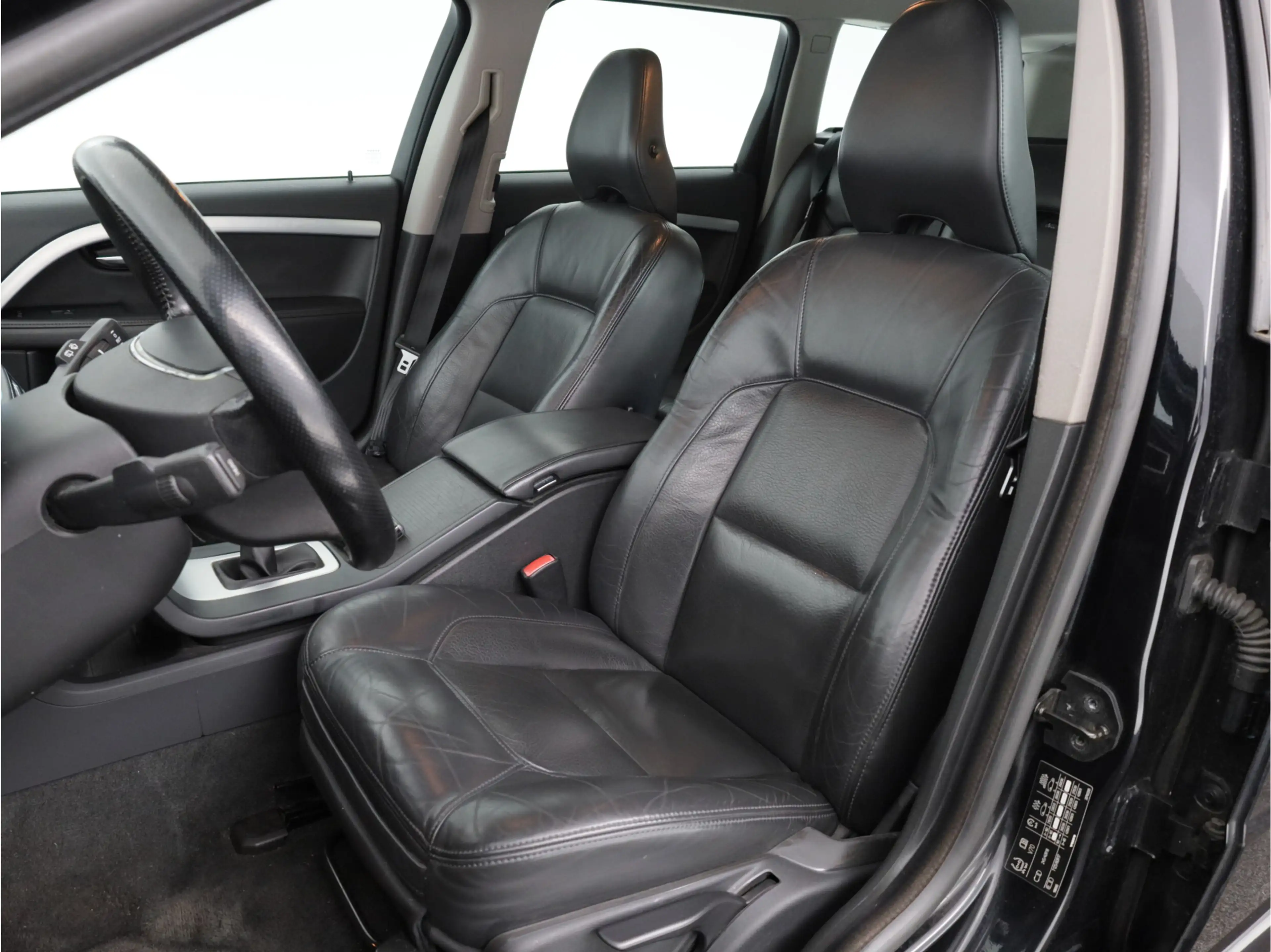 Volvo V70 2.0T R-Edition, NL-auto — photo 9