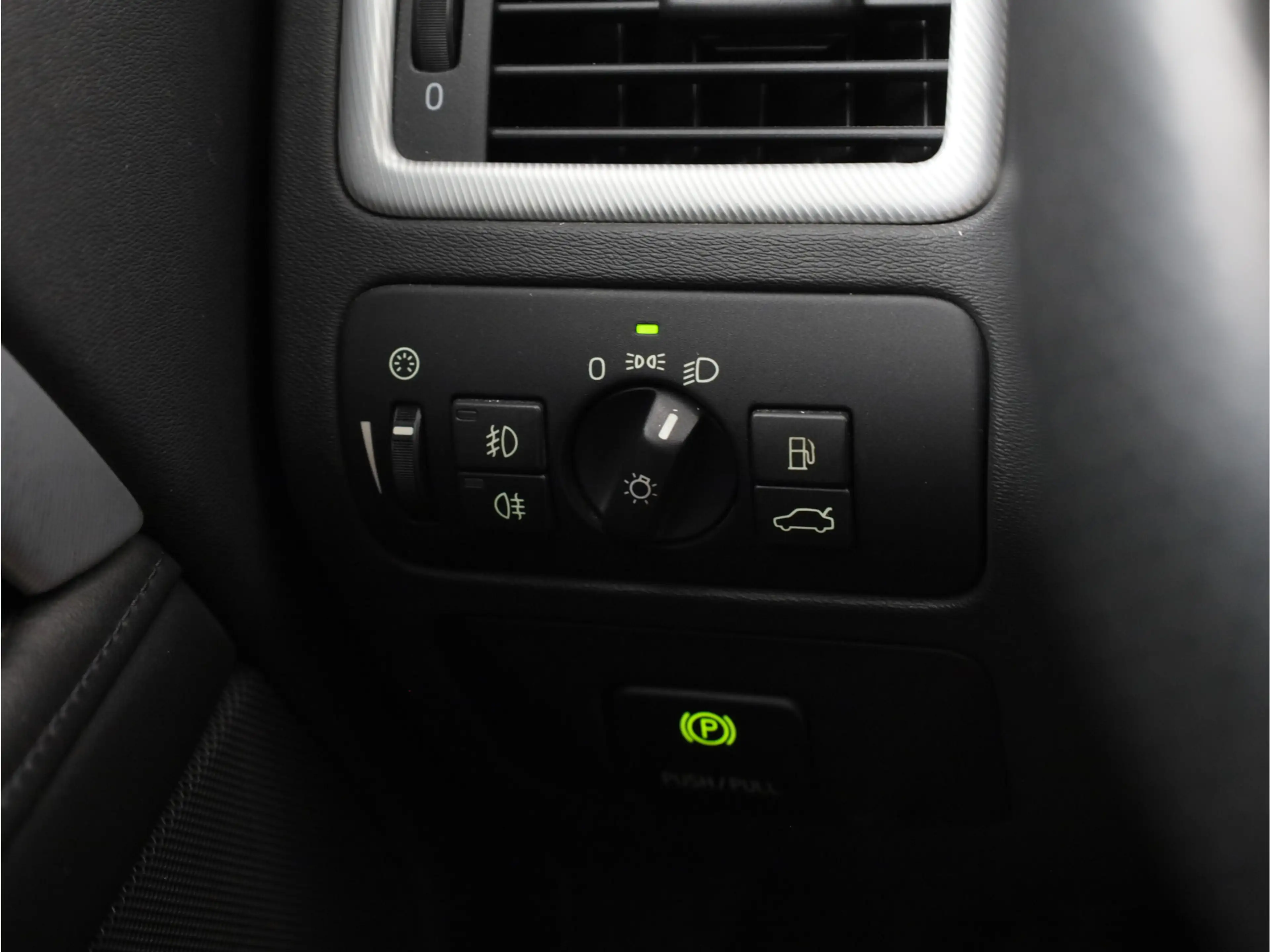 Volvo V70 2.0T R-Edition, NL-auto — photo 13