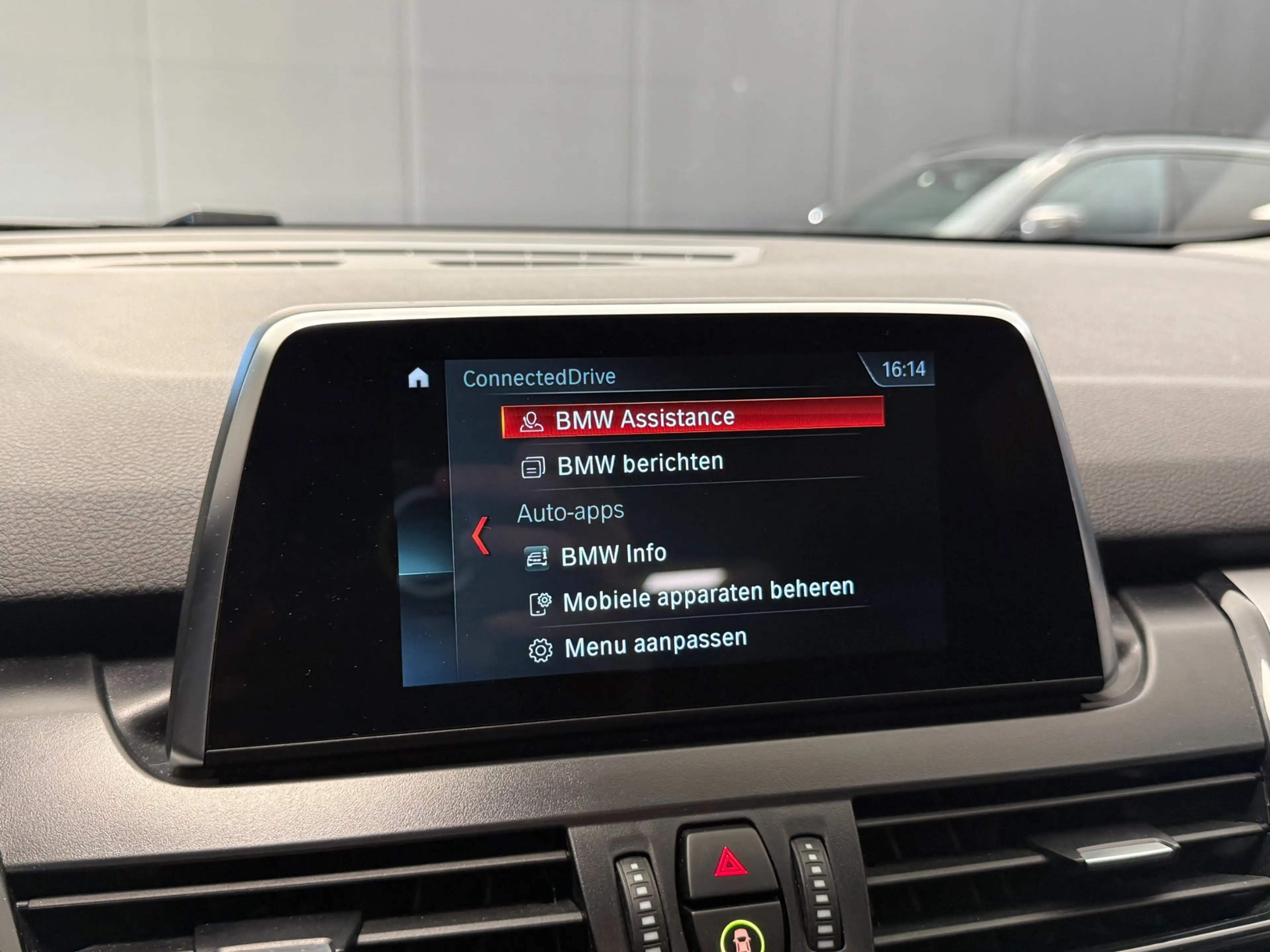BMW 225 2-serie Active Tourer 225xe iPerformance Executive — photo 32